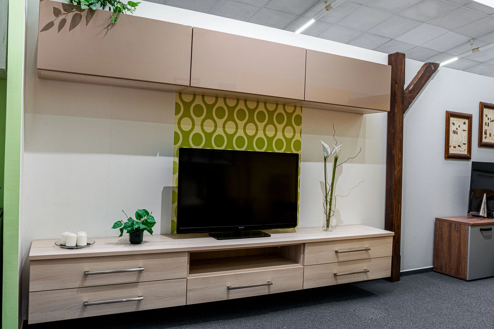 Obývací sestava Excel 5 s nízkým TV stolkem a policí